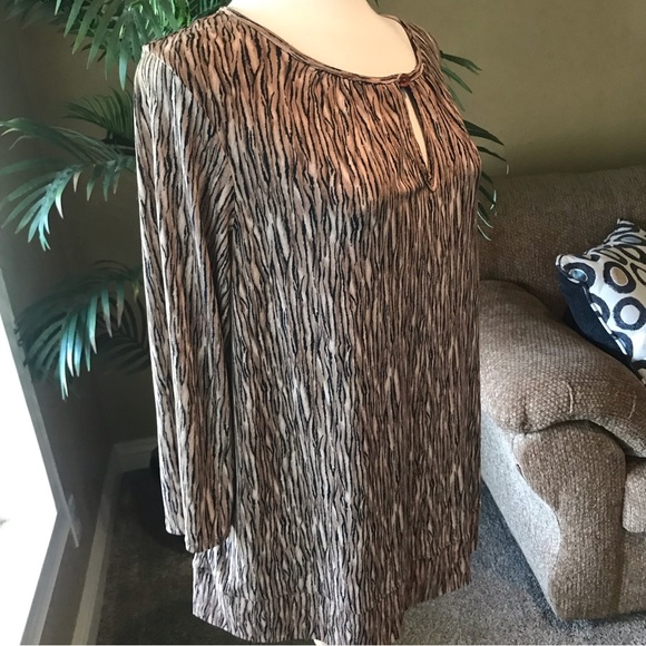 Soft by Avenue plus size scoop neck pullover stretch top - Picture 4 of 6